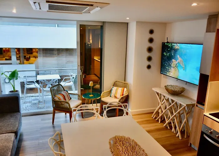 Modern New 3 Bedroom Apartment 5Min To Beach Shops Restaurants